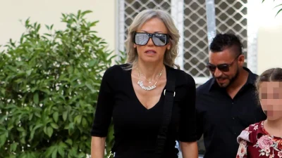 Γιάννης & Νίκος Φλωρινιώτης: Τελέστηκε το μνημόσυνο  - Συντετριμμένη και ντυμένη στα μαύρα η Αννούλα