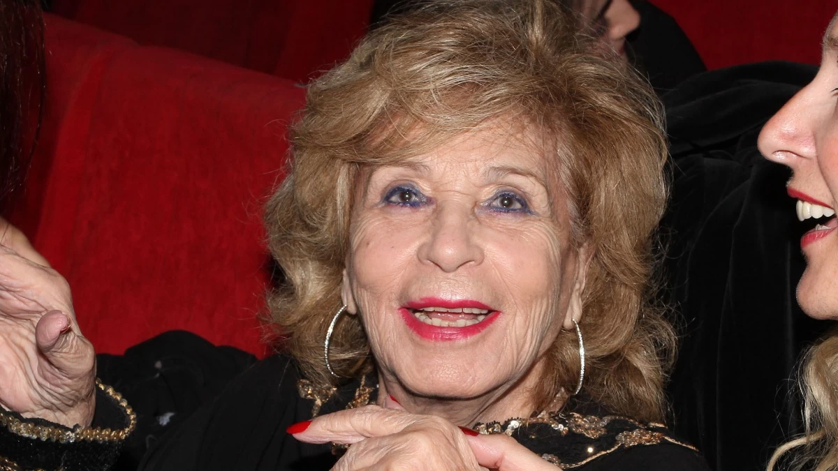 Δέσποινα Στυλιανοπούλου: Υποβασταζόμενη στην τελευταία της δημόσια εμφάνιση