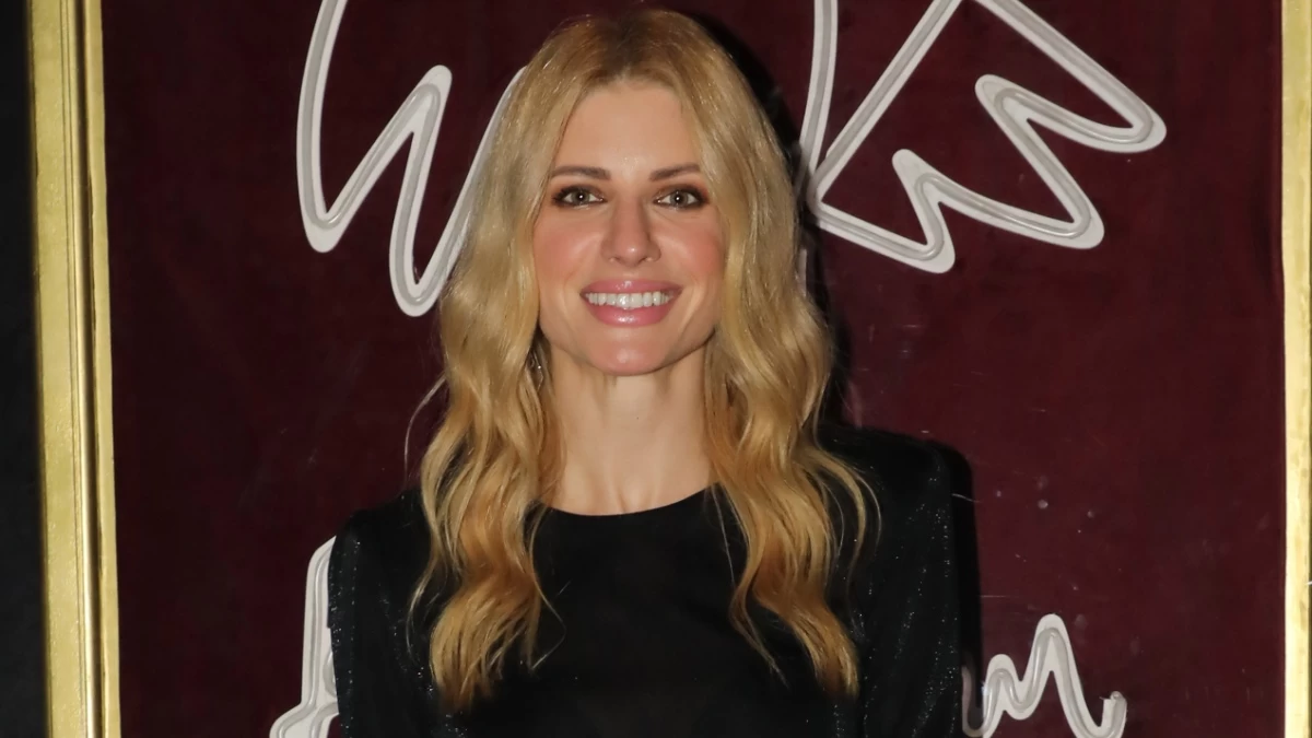 Ευαγγελία Αραβανή: Σπάνια βραδινή έξοδος μετά τη γέννηση του γιου της - Πλήρως ανανεωμένη