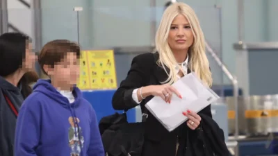 Φαίη Σκορδά: Με τον γιο της, Γιάννη, σε πάρτι γενεθλίων – Μόλις τελείωσε την Α' Γυμνασίου