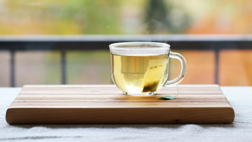 πράσινο τσάι σε φλιτζάνι