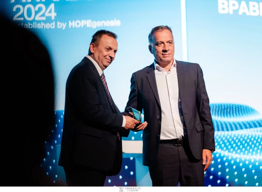 Απονομή βραβείου στον Δήμαρχο Αγράφων κύριο Αλέξη Καρδαμπίκη