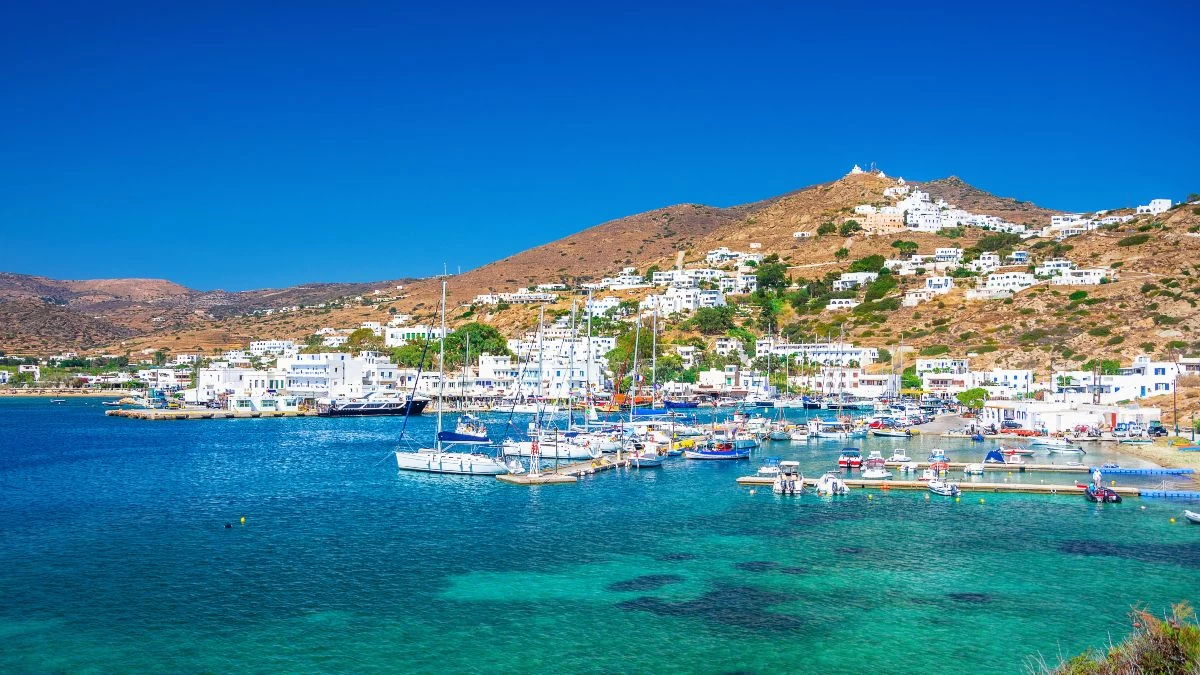 Καλοκαίρι στην Ίο:  Μια αναλυτική εξερεύνηση του μαγευτικού αυτού Κυκλαδίτικου νησιού