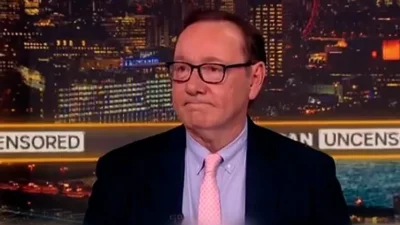 Ο Κέβιν Σπέισι «σπάει» τη σιωπή του: «Άπλωνα πολύ τα χέρια μου, δεν ήξερα ότι δεν ήθελαν...»