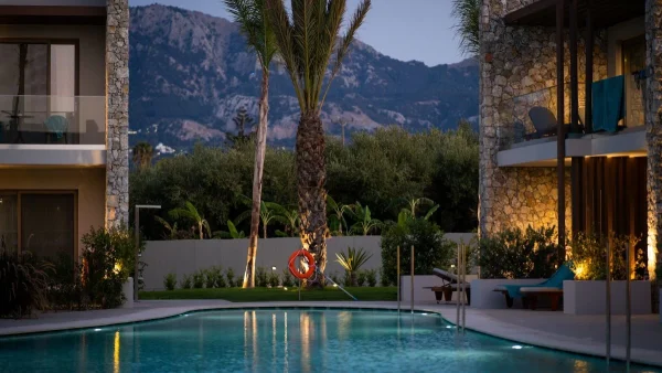 Μονεμβάσια: Αυτά είναι τα 5 πιο οικονομικά ξενοδοχεία με τιμές έως 71 ευρώ