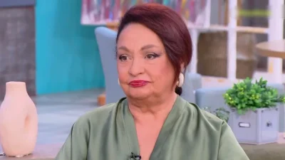 Μίρκα Παπακωνσταντίνου: Η συνεργασία με τον Σταμάτη Φασουλή, η πρεμιέρα στην πτώση των Δίδυμων Πύργων και οι απώλειες