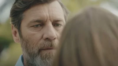 Το Ναυάγιο (3/6): Ο Ιπποκράτης φονιάς ξανά - Την χτυπάει με πέτρα στο κεφάλι και εξαφανίζει το πτώμα της