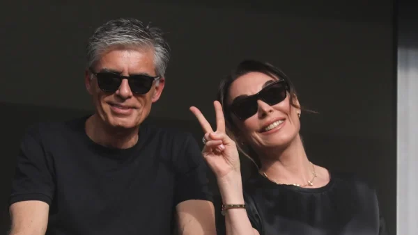 Τατιάνα Στεφανίδου - Νίκος Ευαγγελάτος: Διακοπές με το χλιδάτο σκάφος τους - Η φωτογραφία κοιτάζοντας την πανσέληνο