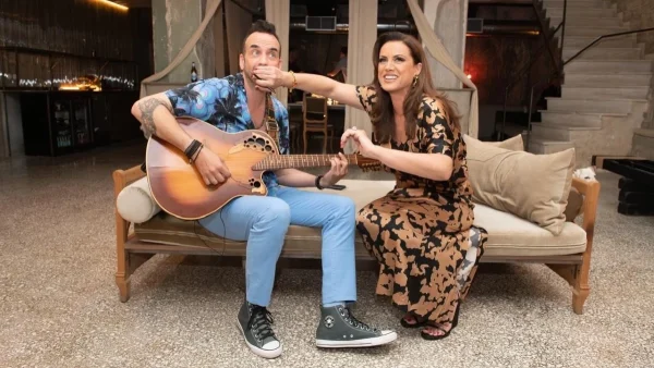 Όσα (δε) λέμε (3/6): Ο Πάνος Μουζουράκης «εισβάλλει» στο πλατό της Άννας Δρούζα