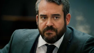 Ψυχοκόρες (4/6): Τον πυροβολεί από ανοιχτό παράθυρο και παθαίνει - Τον βρίσκουν νεκρό στο γραφείο του