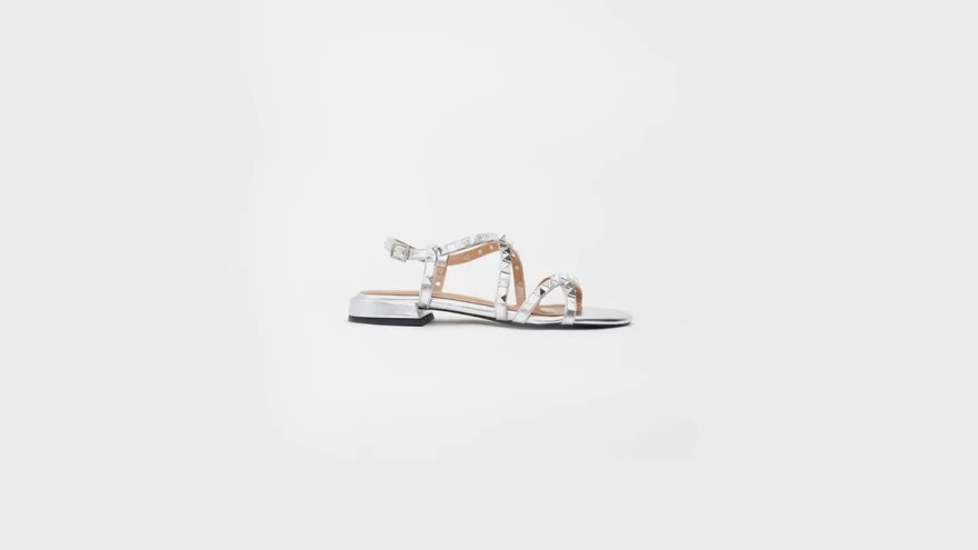 ασημί σανδάλια
