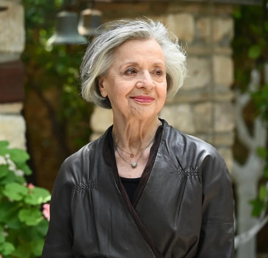 Γιαγιά Ειρήνη Σασμός