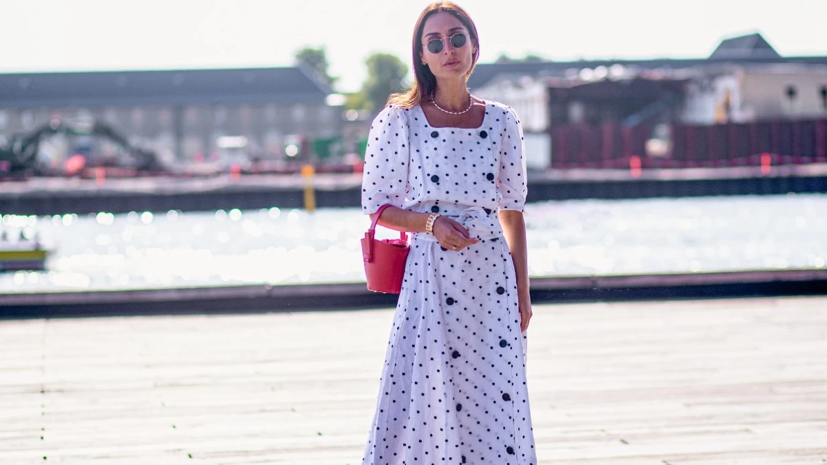 Αυτό το απροσδόκητο χρώμα θα κυριαρχήσει όλο το καλοκαίρι - Αντίο λευκό