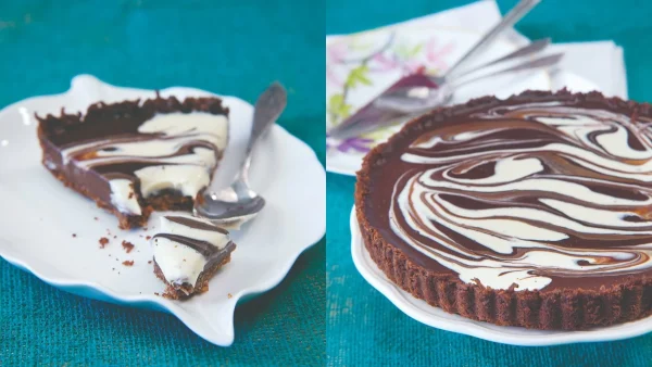 Δείχνει δύσκολη στην παρασκευή όμως είναι πανεύκολη: Τάρτα σοκολάτα - καρύδα που "λιώνει" στο στόμα