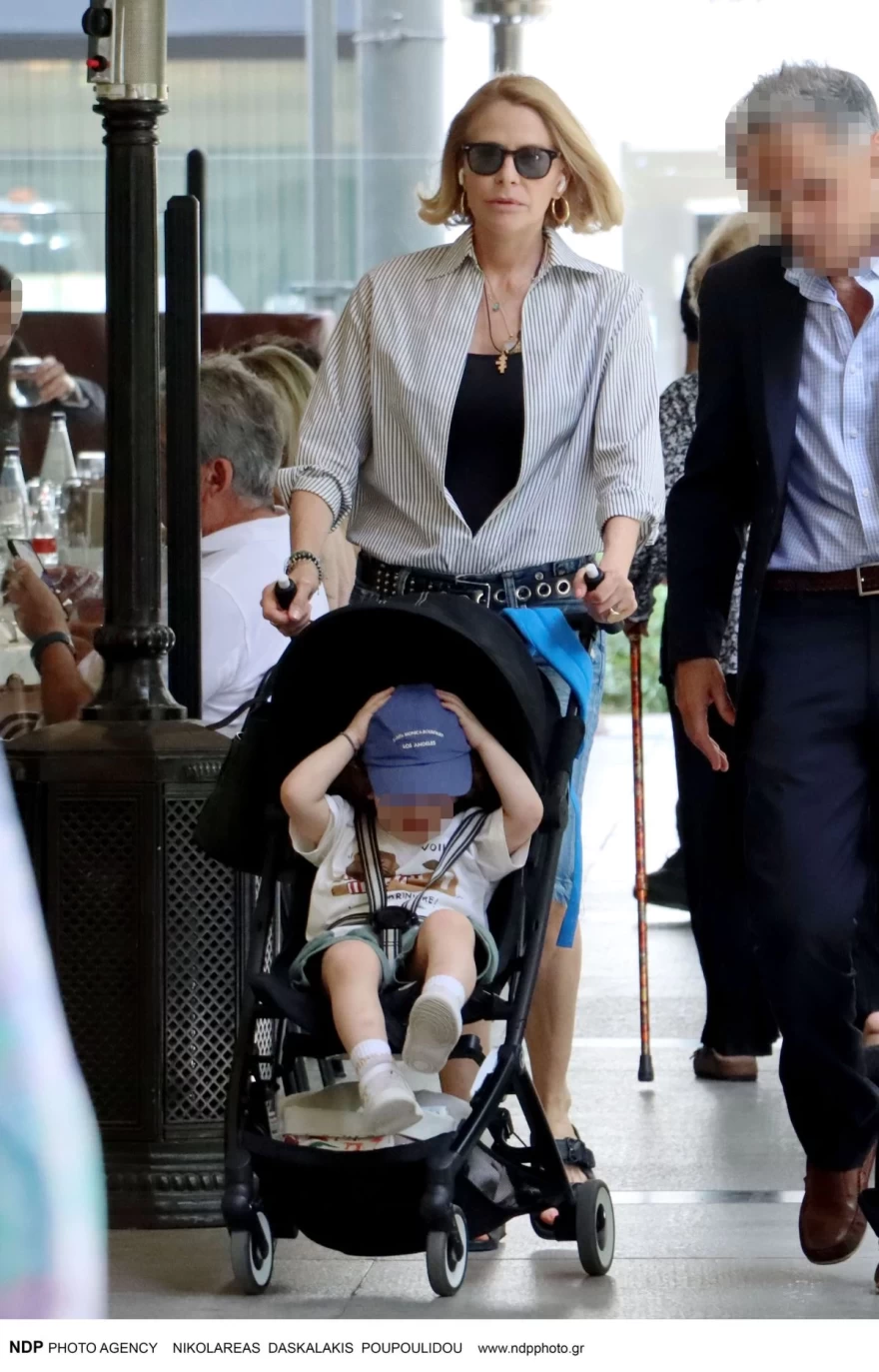 Τζένη Μπαλατσινού - Γιος - Βόλτα