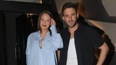 Γιώργος Λιβάνης: Το εντυπωσιακό μονόπετρο που έδωσε στην Ανδρομάχη - Φωτογραφίες από τη ρομαντική πρόταση γάμου