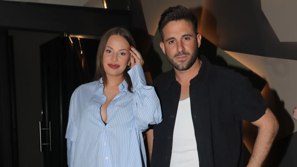 Γιώργος Λιβάνης: Το εντυπωσιακό μονόπετρο που έδωσε στην Ανδρομάχη - Φωτογραφίες από τη ρομαντική πρόταση γάμου