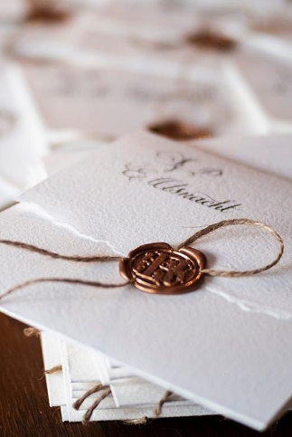 Προσκλητήρια & μπομπονιέρες