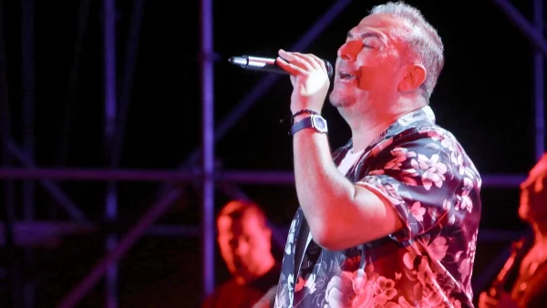 Αντώνης Ρέμος - Στέλνει μήνυμα από τη σκηνή για την υπόθεση φοροδιαφυγής: «Λένε μεγάλα ψέματα»