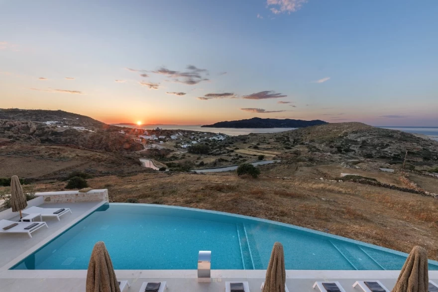 Anemolethe Suites Hotel πισίνα