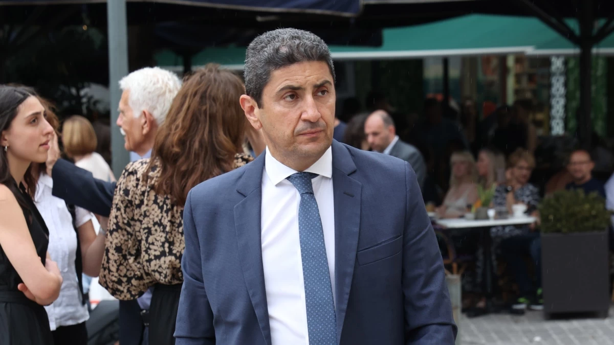 Λευτέρης Αυγενάκης: Ο υπάλληλος του Ελευθέριος Βενιζέλος κατέθεσε μήνυση εναντίον του - Οι κατηγορίες που αντιμετωπίζει