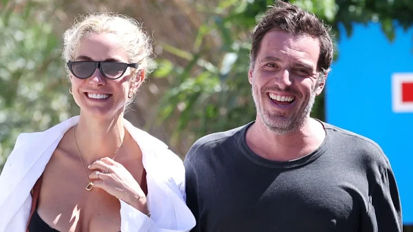 Δούκισσα Νομικού: Οικογενειακές φωτογραφίες από το πέτρινο εξοχικό τους στην Μύκονο - Πρωταγωνιστές ο Θεοδωρίδης και τα παιδιά τους