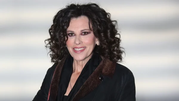 Ελευθερία Αρβανιτάκη: Ακύρωσε τις εμφανίσεις της με τον Διονύση Σαββόπουλο - Τι συνέβη