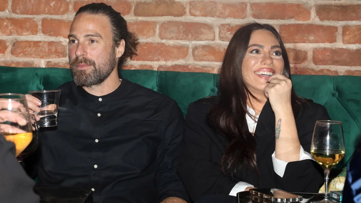 Ευρυδίκη Βαλαβάνη: Ποζάρει με μπικίνι και ο Γρηγόρης Μόργκαν δεν κρύβει τον θαυμασμό του!