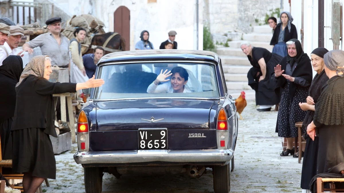 Η Νύφη (11/7): Χτυπάει τον θείο του και προσπαθεί να βάλει τέλος στη ζωή του – Έκρηξη οργής από τον Ίταλο