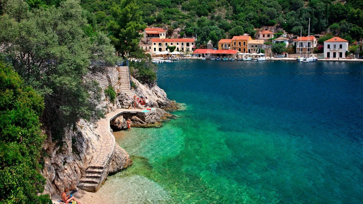 Καλοκαίρι 2024: Εκπληκτική φυσική ομορφιά και γραφικά τοπία - Αυτό το νησί είναι από τους top προορισμούς για φέτος