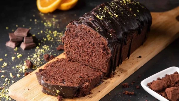 Σοκολατένιο κέικ "κόλαση" που δεν χρειάζεται μίξερ - Συνταγή χωρίς αυγά και βούτυρο