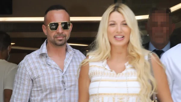 Κωνσταντίνα Σπυροπούλου: Πήρε εξιτήριο από το μαιευτήριο - Οι φωτογραφίες με τον Βασίλη Σταθοκωστόπουλο και το νεογέννητο