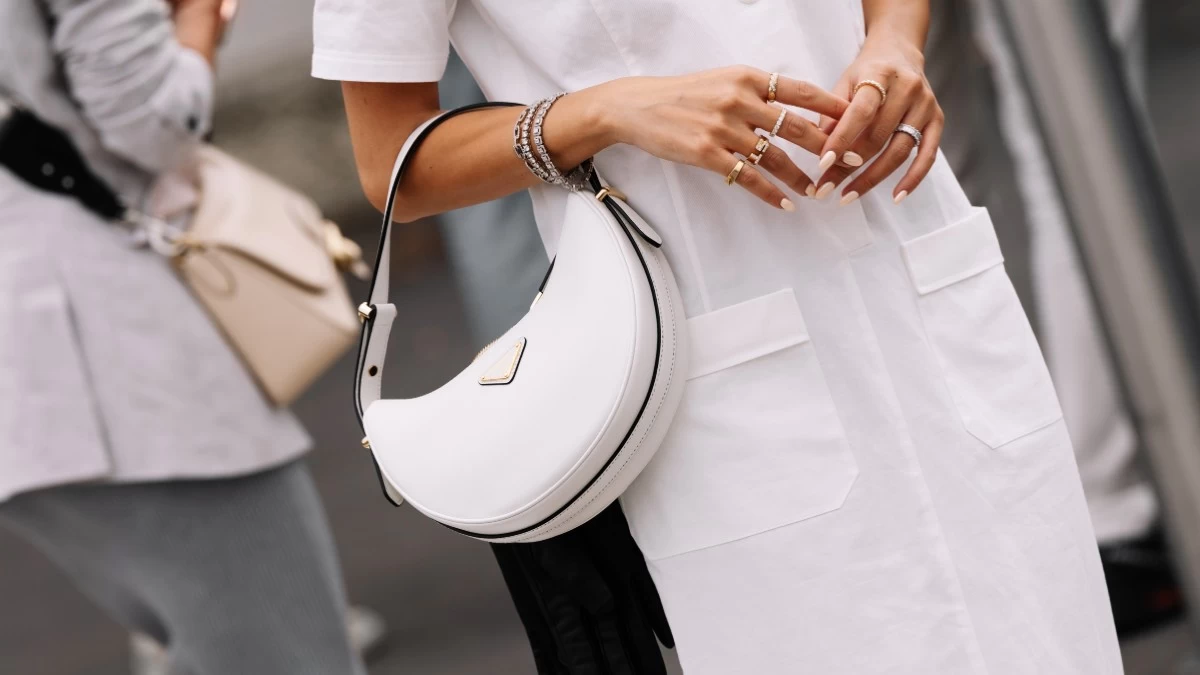 Must-have λινά: 3 κομμάτια που χρειάζεσαι το καλοκαίρι και πώς θα τα φορέσεις