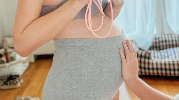 Γέννησε γνωστή Ελληνίδα δημοσιογράφος - Έφερε στον κόσμο το τρίτο παιδάκι της