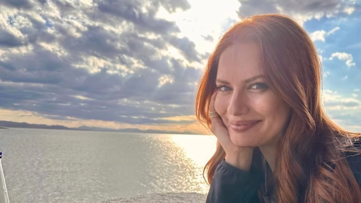 Με άλλα μαλλιά η Ντόρα Μακρυγιάννη: Η μεγάλη αλλαγή στην εμφάνισή της