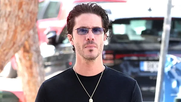 Νίκος Οικονομόπουλος -  Αναβάλλεται η 4/7 συναυλία του στην Αθήνα