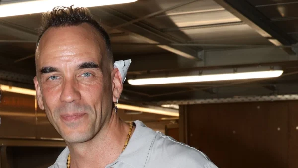 Πάνος Μουζουράκης: Η σπάνια βραδινή έξοδος της Μαριλούς Κόζαρη χωρίς την κόρη τους για χατίρι του