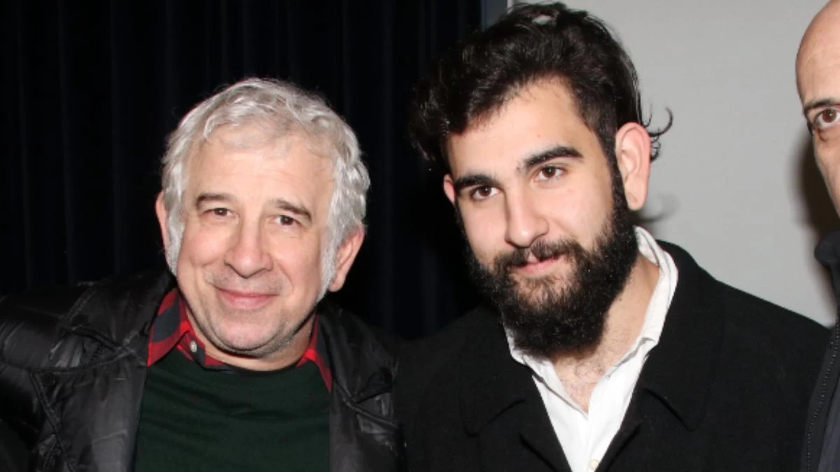 Δημήτρης Φιλιππίδης: Απίστευτο περιστατικό με τον γιο του Πέτρου στο Εθνικό Θέατρο - Κυκλοφορούσε έξαλλος και ημίγυμνος στο προαύλιο