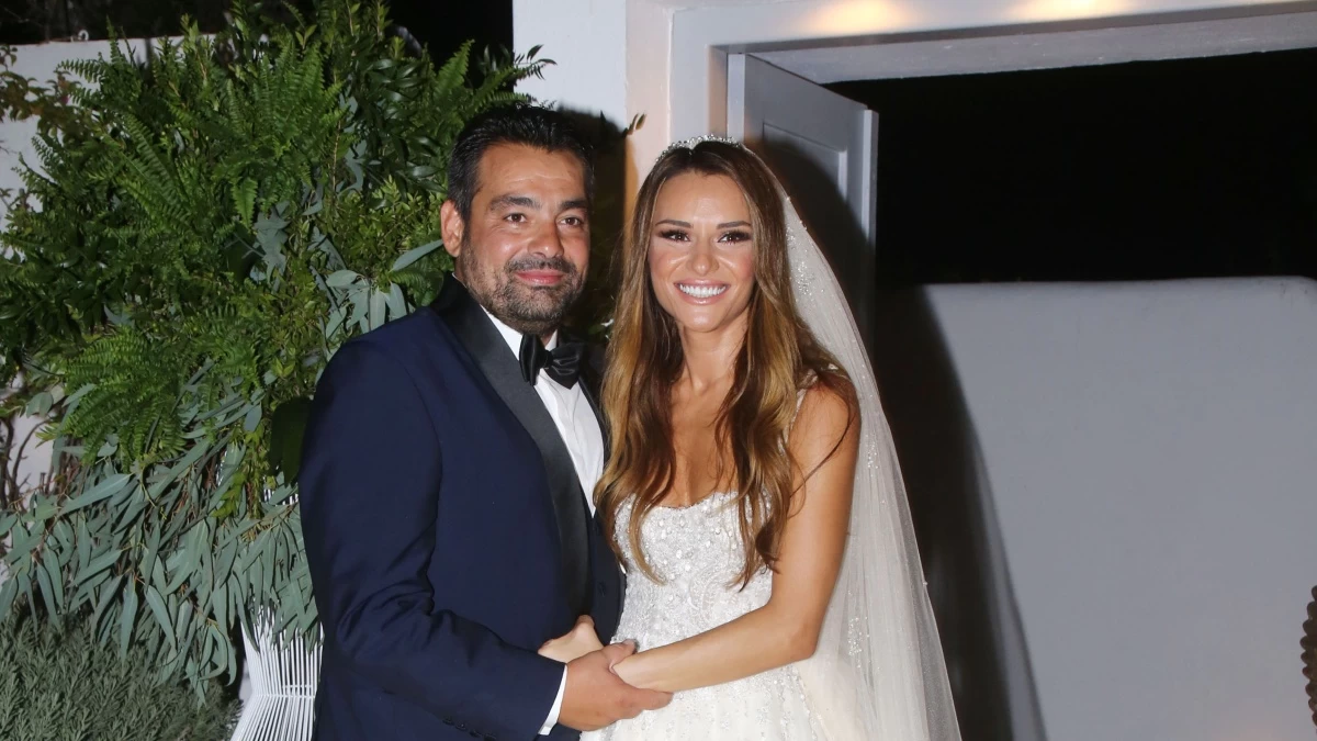 Παύλος Πετρουλάκης: Αδυνατισμένος και χαμογελαστός στα ελληνικά νησιά - Πως είναι σήμερα ο σύζυγος της Ελένης Τσολάκη