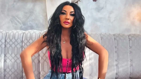 Πόπη Μαλλιωτάκη: Topless σε πολυτελές ξενοδοχείο στην Κρήτη - Χαμός στα σχόλια με την φωτογραφία που δημοσίευσε στο Instagram