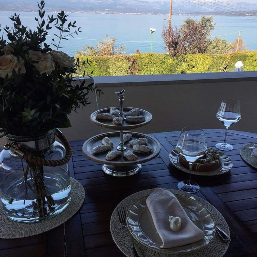 Τατιάνα Στεφανίδου Νίκος Ευαγγελάτος εξοχικό Χαλκίδα