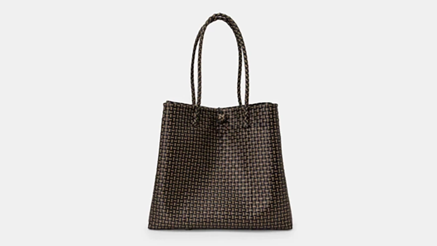 τσάντα πλεκτή καφέ με χρυσαφί