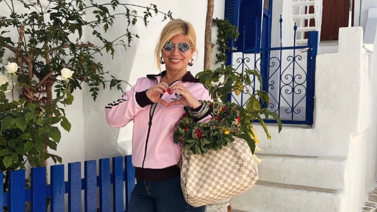 Ζήνα Κουτσελίνη: Σκαφάτες διακοπές στην Ιταλία - Οι σπάνιες φωτογραφίες με τον σύζυγό της μπροστά στην θάλασσα