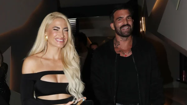 Ιωάννα Τούνη: Κλειδώθηκε έξω από το σπίτι της – «Τώρα ψάχνουμε κλειδαρά, αυτά!»