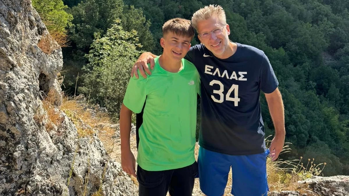 Συγκινεί ο Άκης Σκέρτσος για το πρόβλημα υγείας του γιου του – «Τον θαυμάζω γιατί είναι μαχητής»