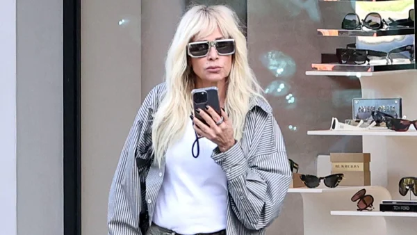 Άννα Βίσση: Αφέθηκε στα χέρια του 11χρονου εγγονού της για να την κουρέψει