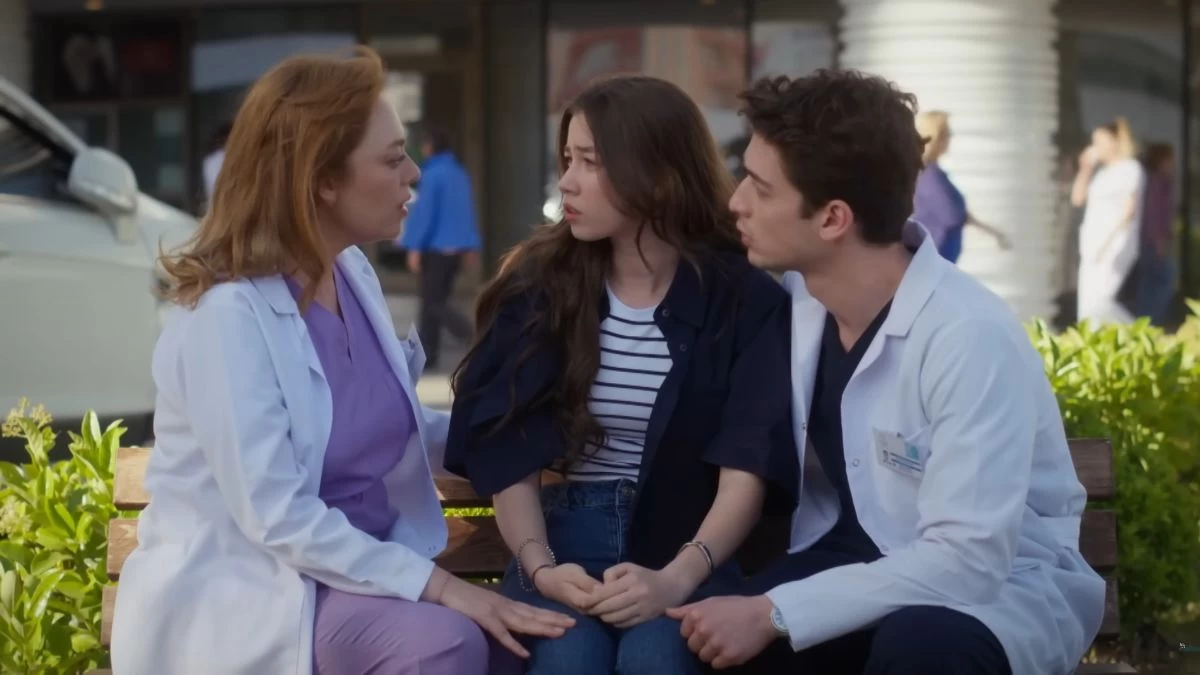 Bahar - Καινούργια αρχή: «Είναι αδερφή σας» - Η Μπαχάρ ανακοινώνει τα σπαρακτικά νέα στην Αζίζ και τον Ουμάι