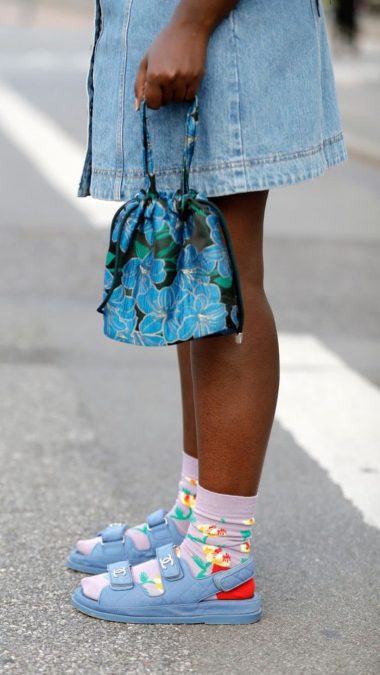 Σανδάλια - κάλτσες