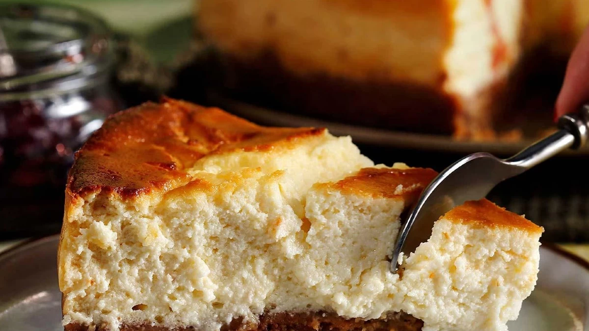 Κυκλαδίτικο τσίζκεικ με μυζήθρα, μέλι, μαστίχα και κανέλα - Η ελληνική παραλλαγή