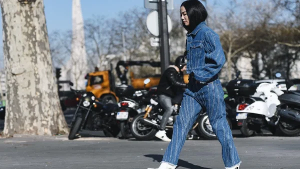 Spoiler alert: Έτσι θα φοράνε οι fashionistas το τζιν το φθινόπωρο